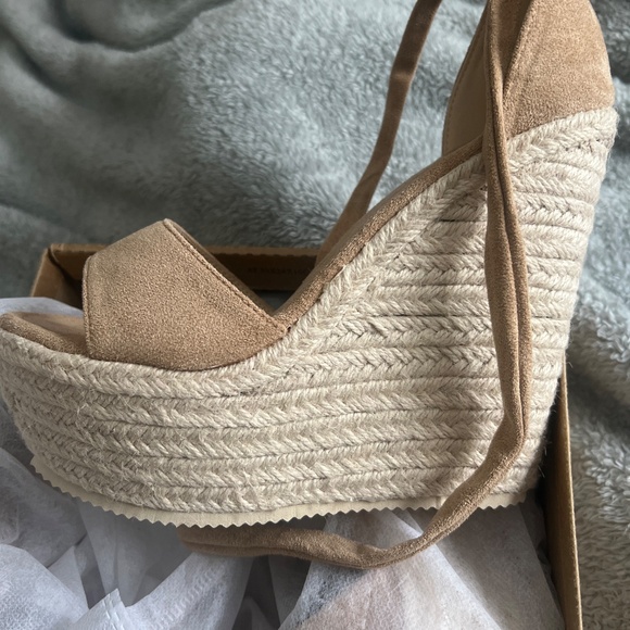 Wedges Heels - Picture 4 of 5